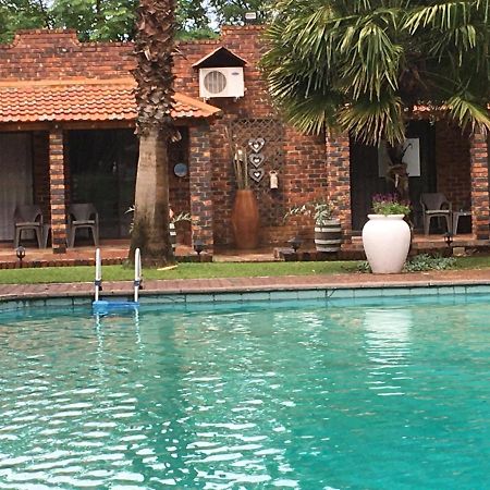 Villa Lin-Zane Vryburg エクステリア 写真